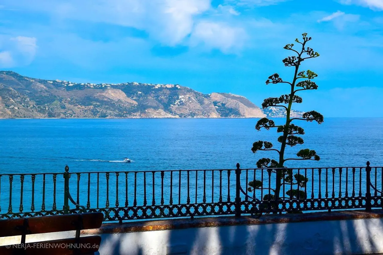 Komfortable Ferienwohnung Erste Strandreihe Playa Burriana Nerja