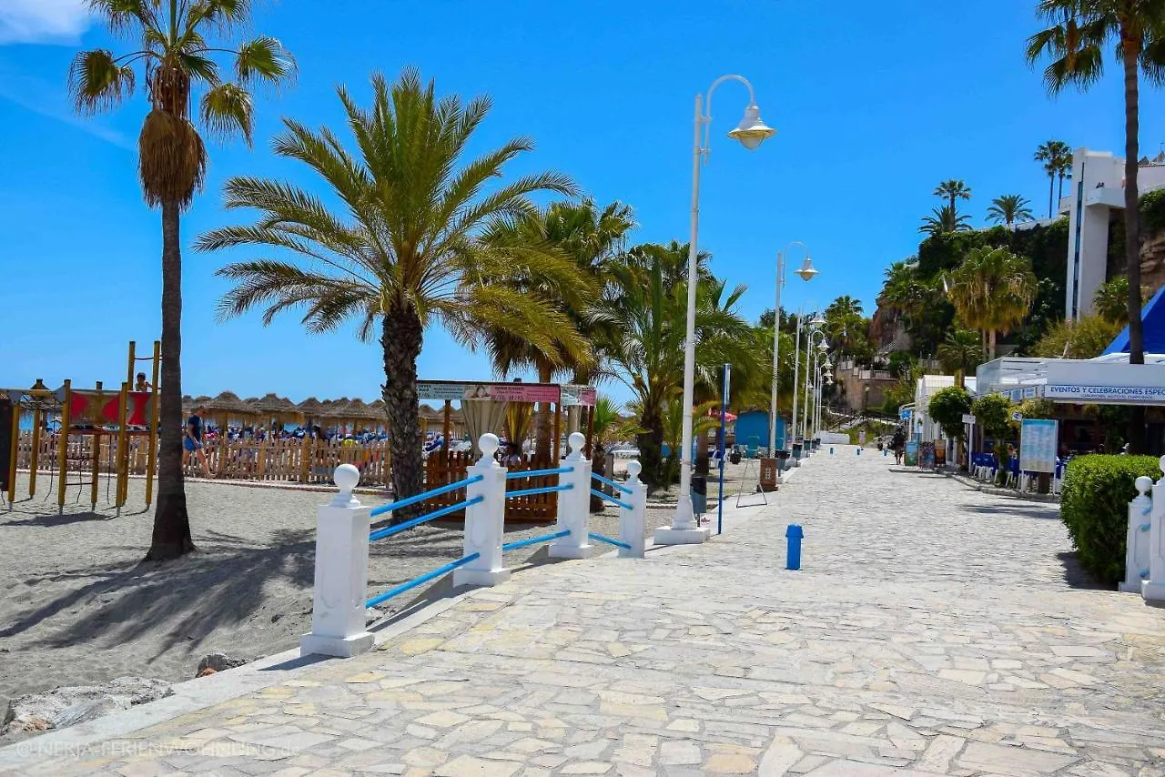 Komfortable Ferienwohnung Erste Strandreihe Playa Burriana نيرخا شقة