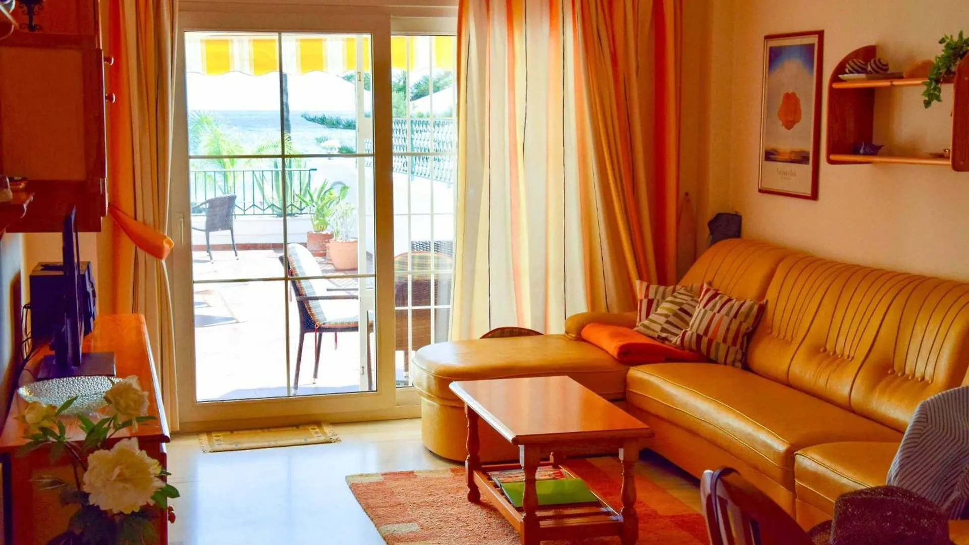 Komfortable Ferienwohnung Erste Strandreihe Playa Burriana Nerja Spain