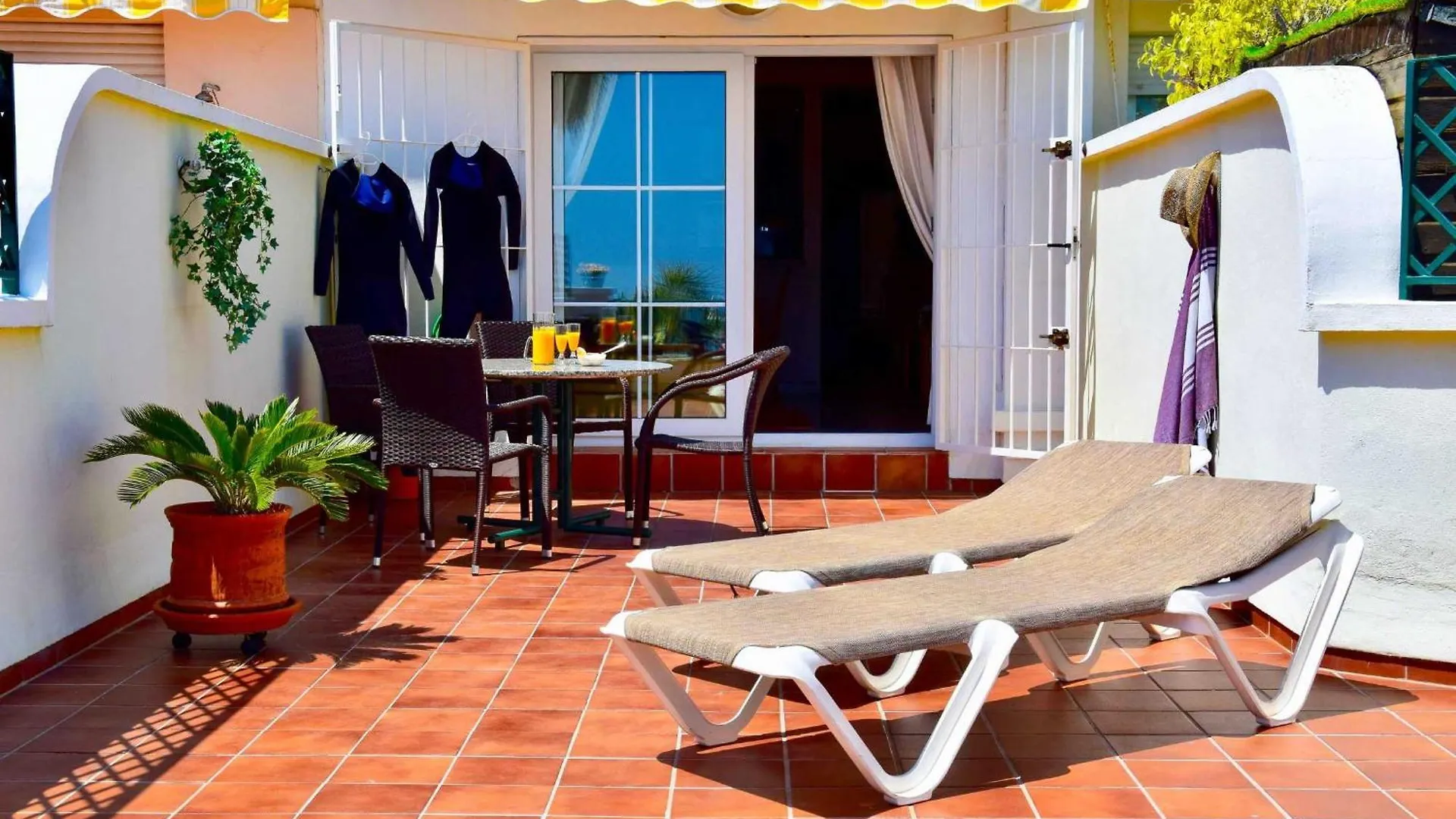 Komfortable Ferienwohnung Erste Strandreihe Playa Burriana Nerja 0*,  Spain